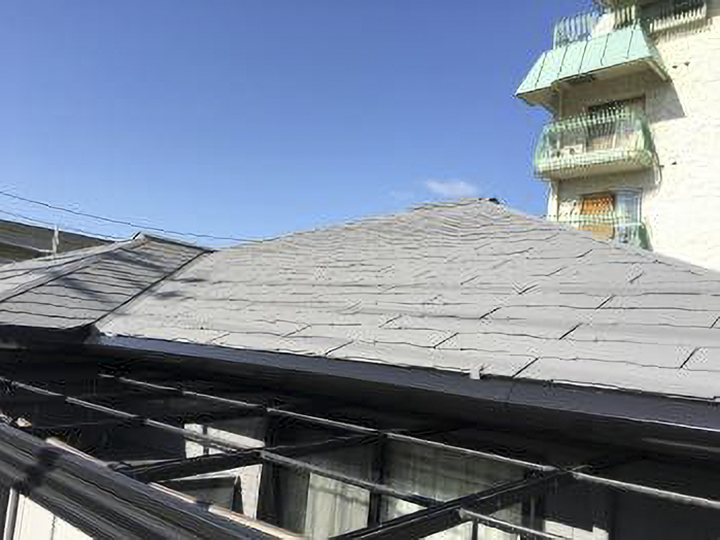 施工後の屋根のお写真です。<br />
しっかり色が入り断熱効果を発揮してくれるでしょう！