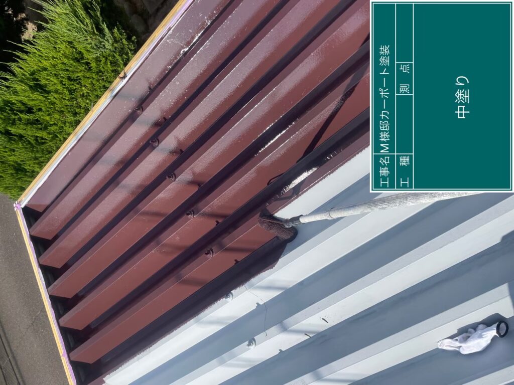 中塗りを行います