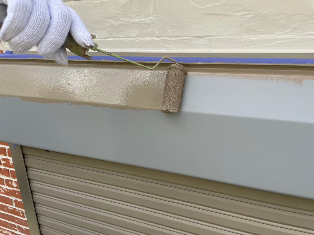 シャッターボックス<br />
仕上げ1回目です。