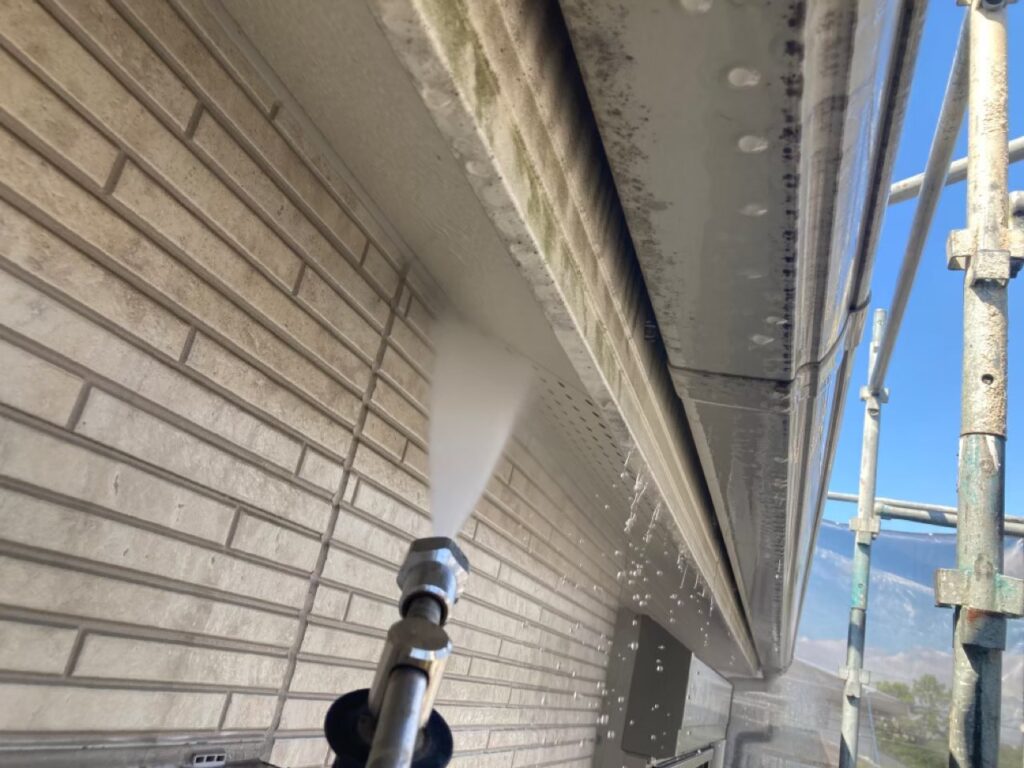 軒天高圧ジェット洗浄
