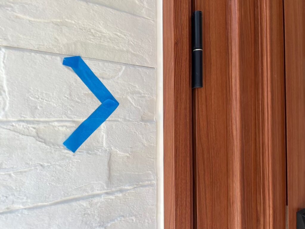 窓周りコーキング完成。