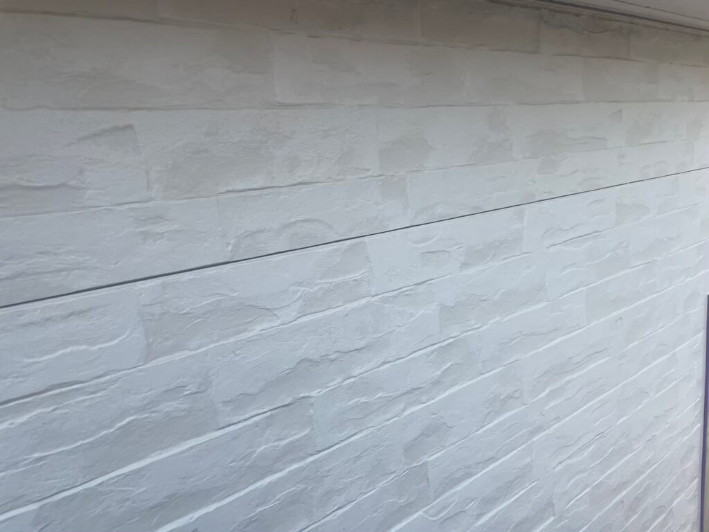 ベース外壁の下塗り後