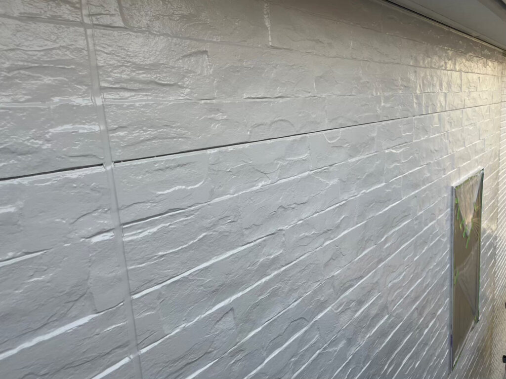 ベース外壁の上塗り後