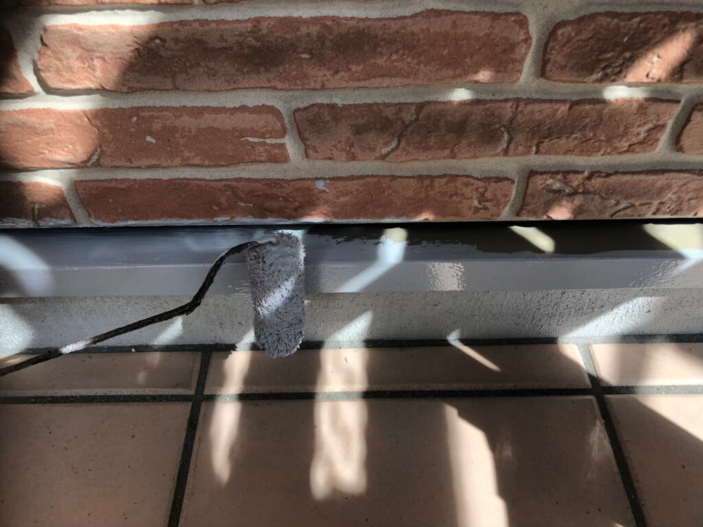 水切り錆止め施工中。