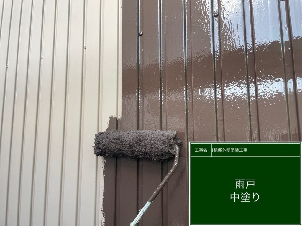 中塗りを行います