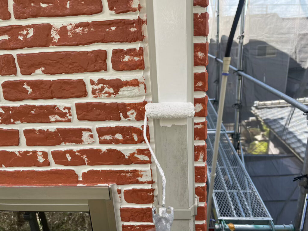 雨樋　仕上げ1回目です。