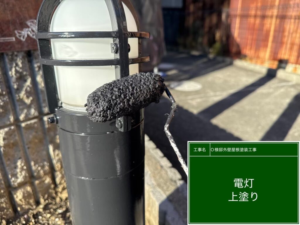 上塗りを行います。