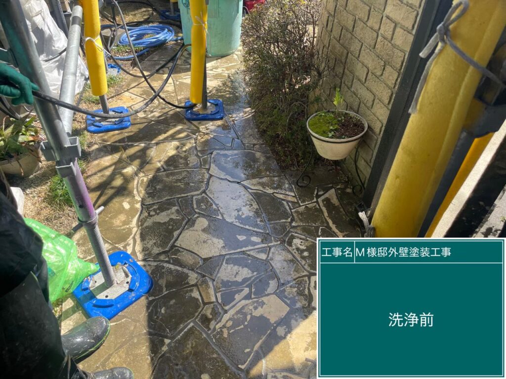 玄関扉　高圧洗浄前